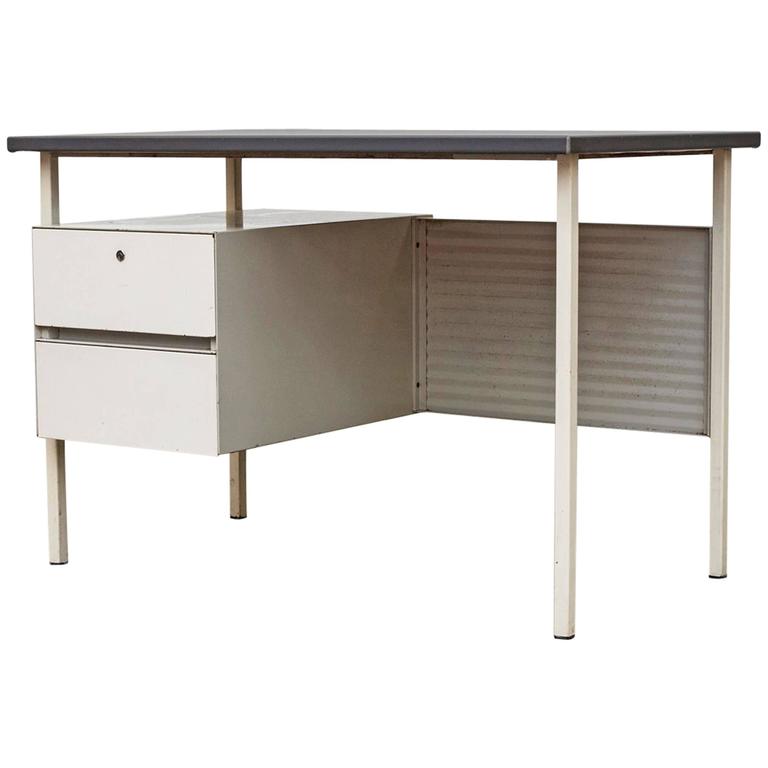 Gispen 3803 Desk With Privacy Screen For At 1stdibs Gispen 3803 Desk With Privacy Screen For