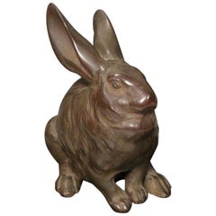 Lapin à grandes oreilles:: bronze coulé japonais d'époque avec détails fins