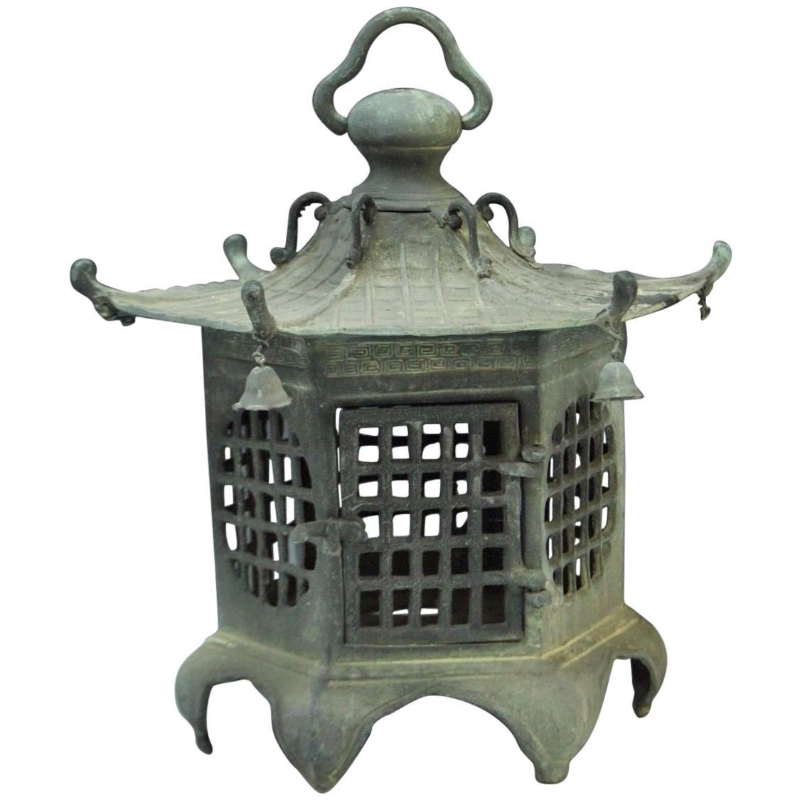 Japan Antique Bronze Lantern, Good Choice for Your Roof Top or Tea Garden