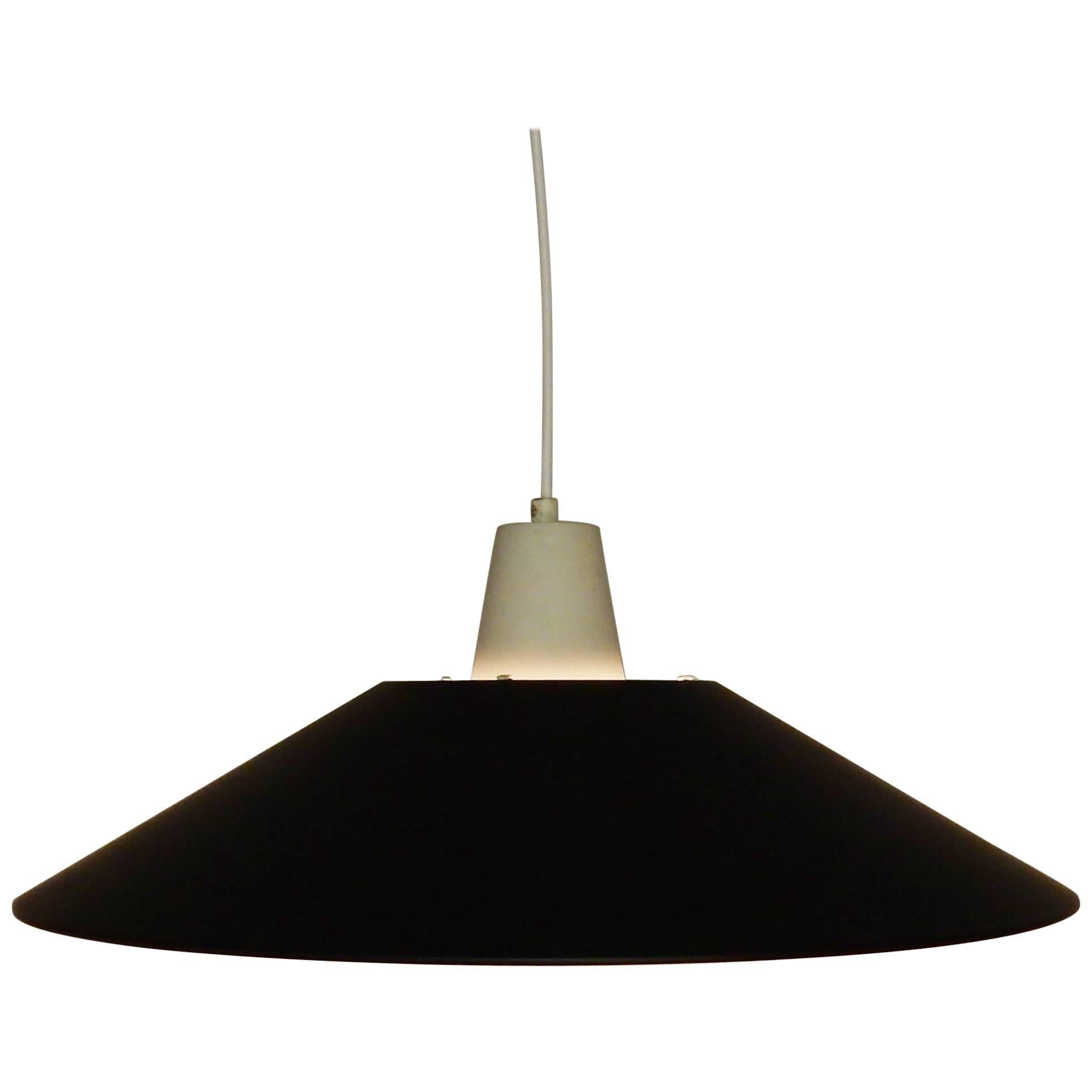 Mid-Century Pendant Light in Black and White Lacquered Metal, 1950s-1960s For Sale