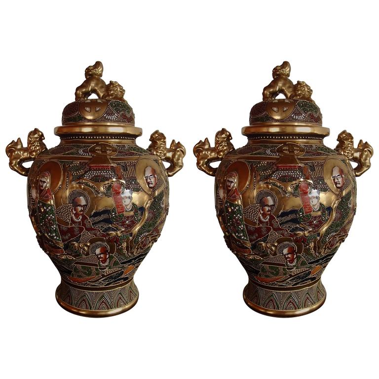 Pair of Satsuma Vases Porcelain with Lid For Sale at 1stdibs