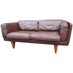 Brown Leather V11 Settee by Illum Wikkelsø for Holger Christiansen 12