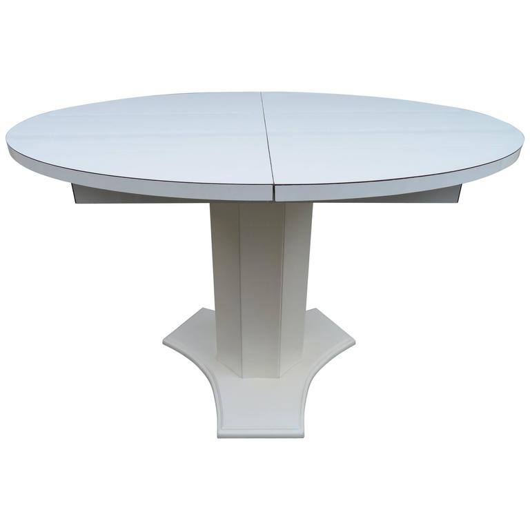 Lovely Hollywood Regency Round Dining Table For Sale at 1stDibs
