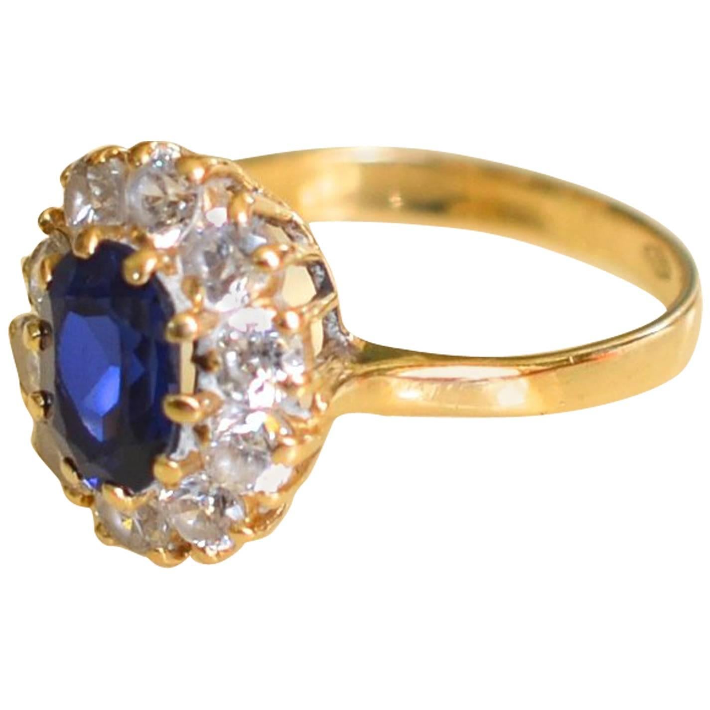 Vintage Daisy Ring 18-Karat Gold Blue and White Sapphires For Sale