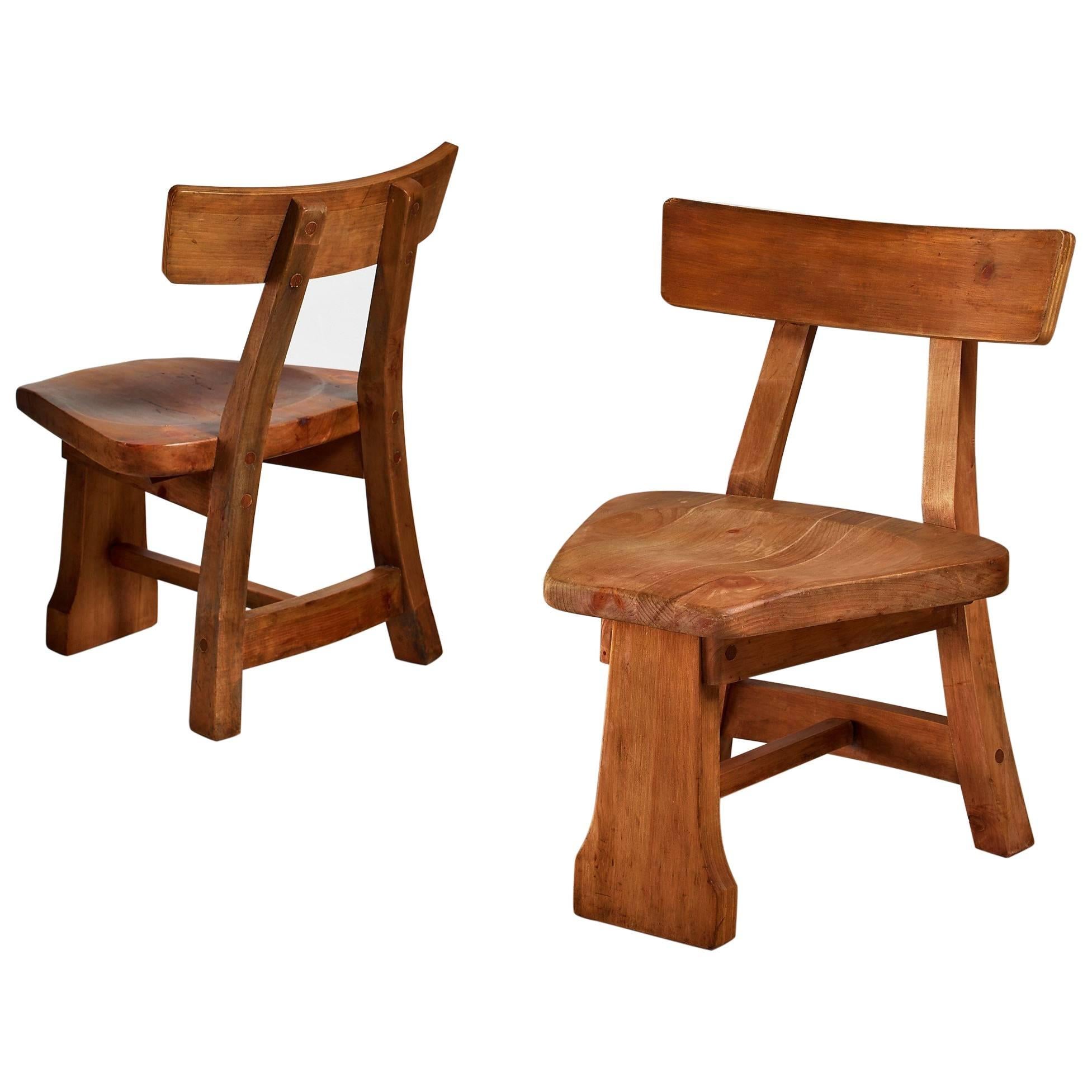 Pair of Pine Studio Craft Habitant Chairs, USA For Sale