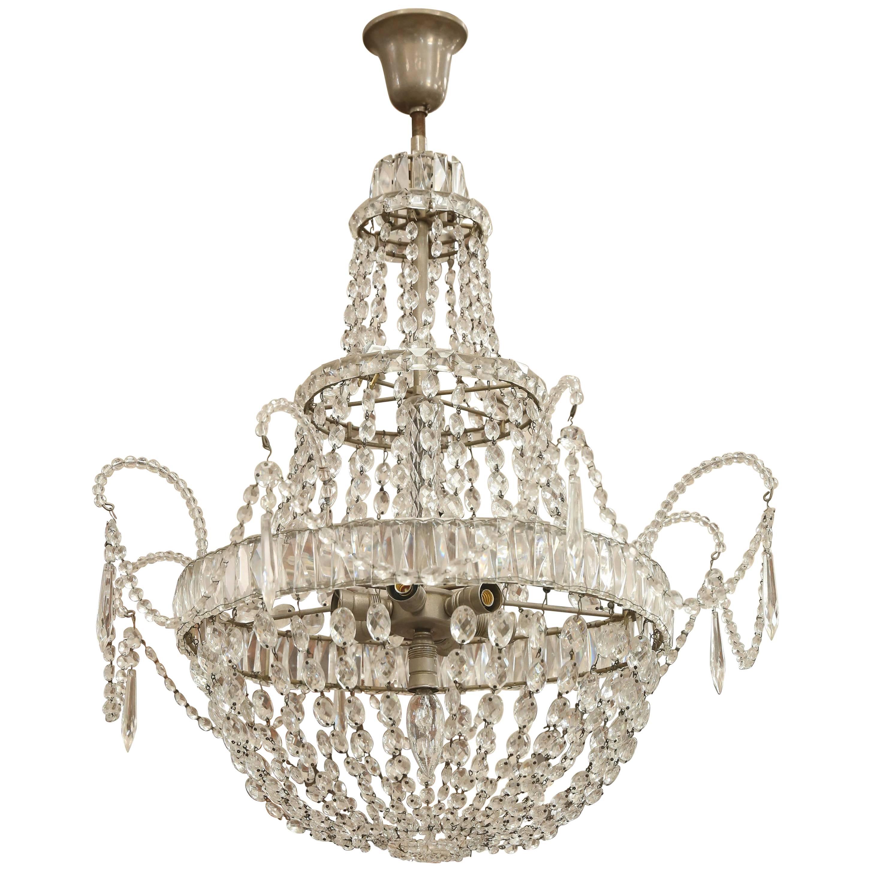 Early 1900s Italian Crystal Chandelier with Silver Metal Canopy and Seven Bulbs