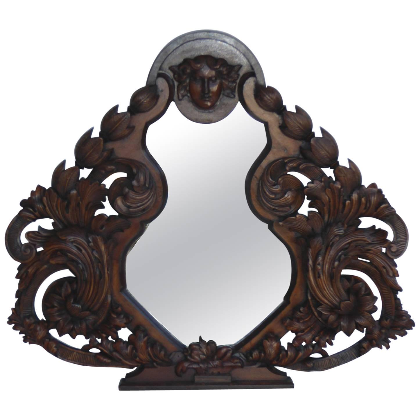 Schwer geschnitzter Spiegel aus dem 19. Jahrhundert im Angebot