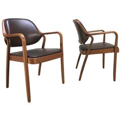 Paire de fauteuils en bois du milieu du siècle par Don Pettit pour Knoll-Walnut