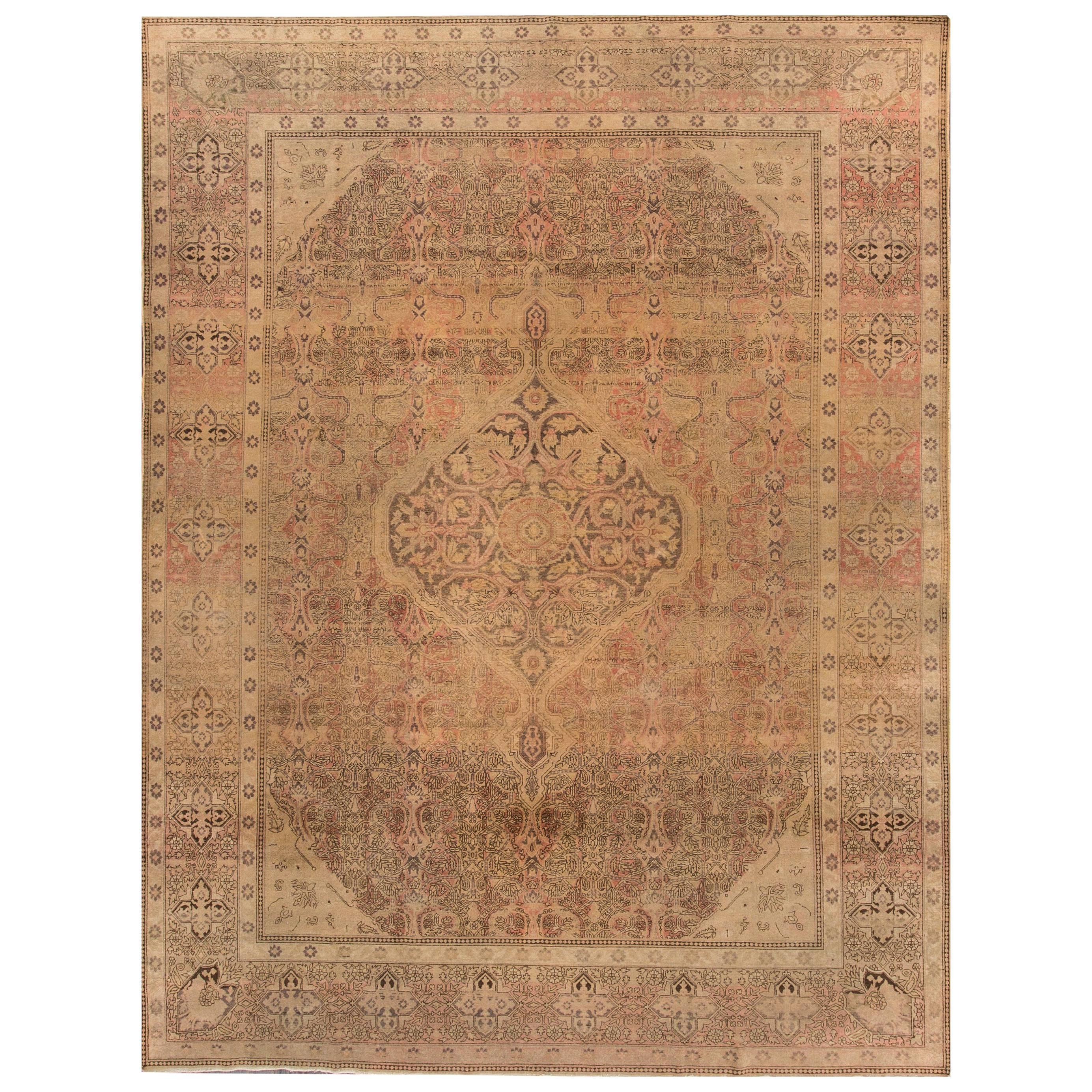 Antiker handgefertigter brauner Teppich aus persischer Wolle mit Medaillonmuster aus Täbris