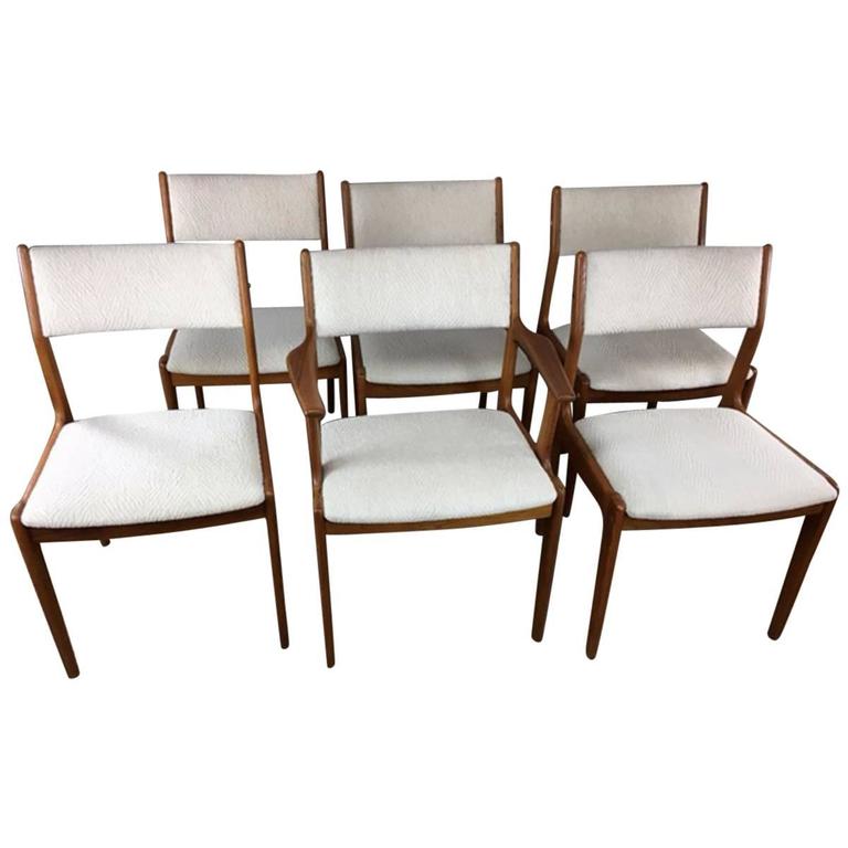 Dyrlund Dining Chairs In Teak At 1stdibs Dyrlund Dining Chairs In Teak For