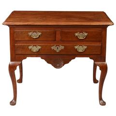 Queen Anne Walnut and Yellow Pine Dressing Table, Pennsylvania, circa 1750s