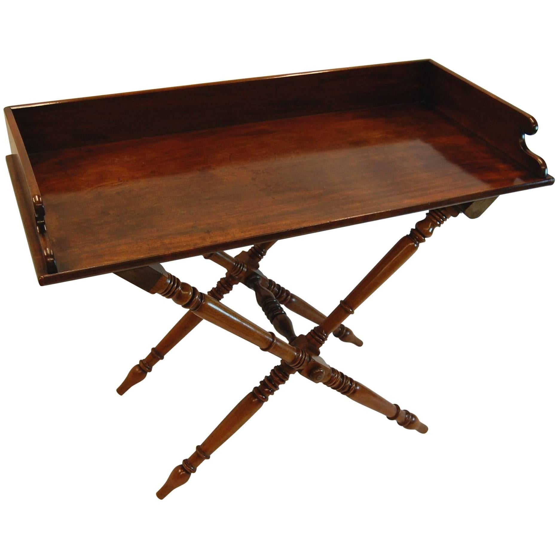 19th Century Mahogany English Butler's Tray Table on Folding Turned Base, 1860 For Sale