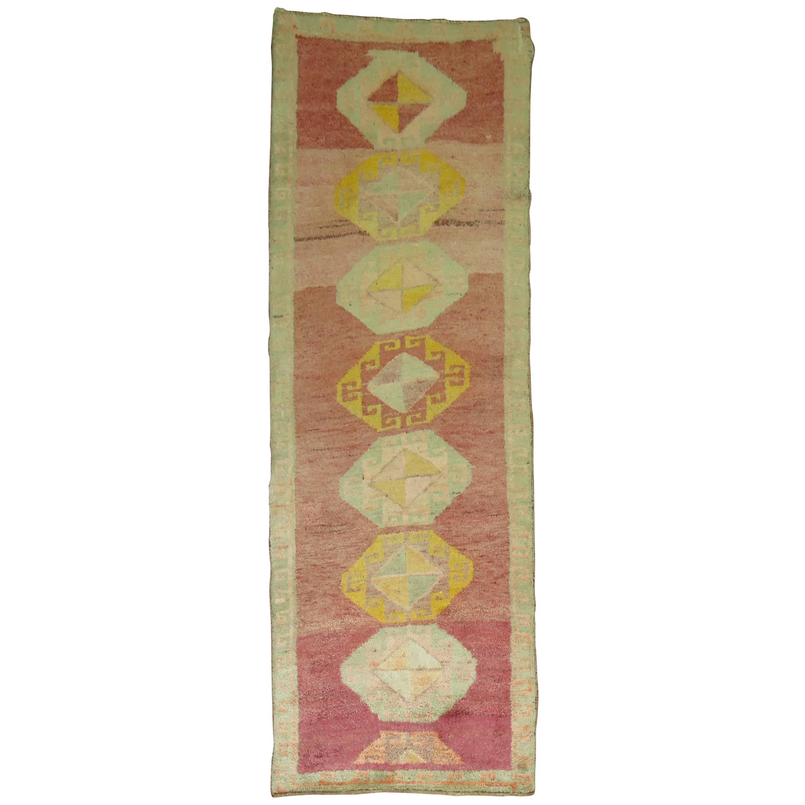 Pink Magenta Field 20th Century Boho Chic Hand-Knotted Anatolian Turkish Runner For Sale
