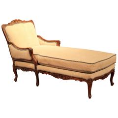 Antique 19th Century French Louis XV Carved Walnut Six-Leg Chaise from Provence