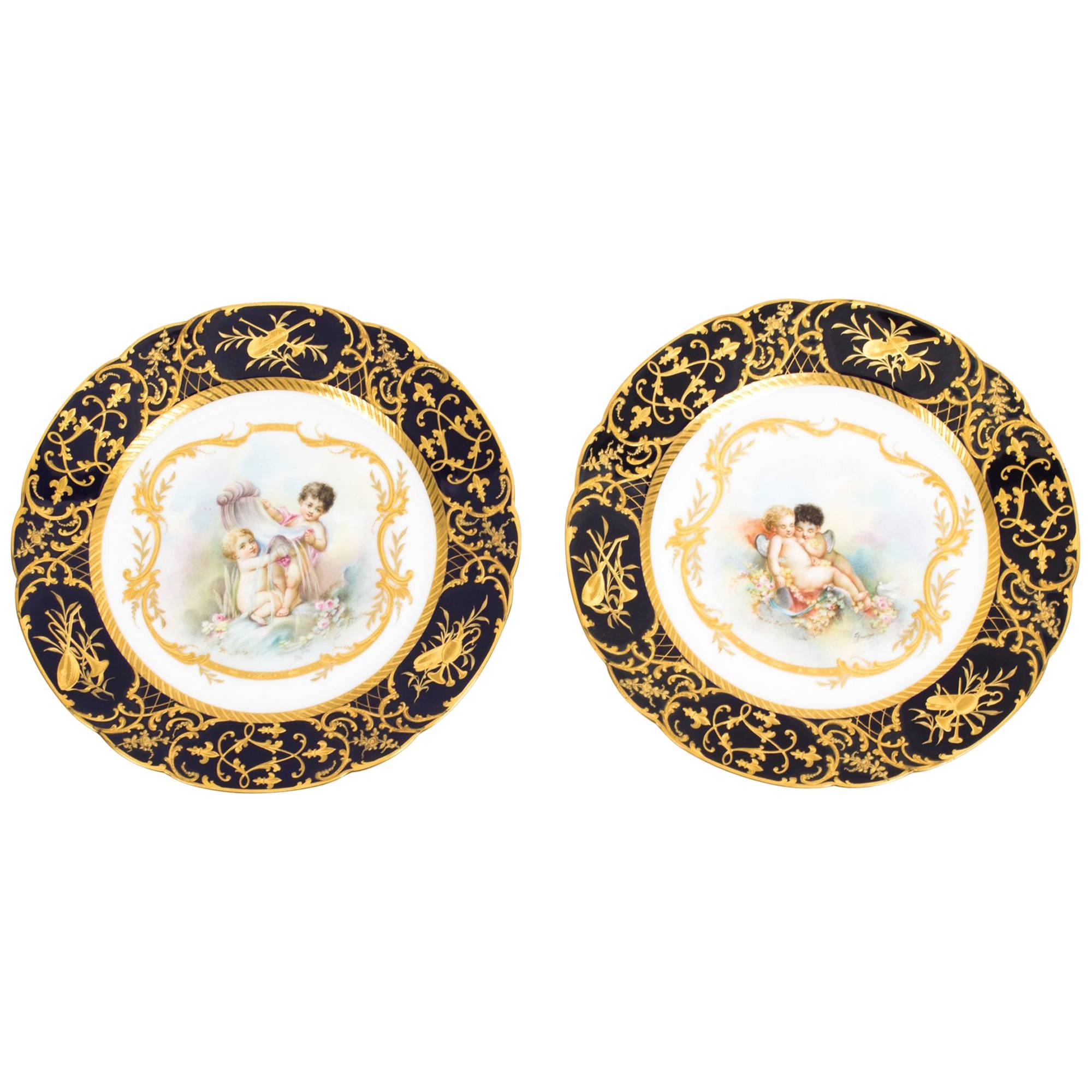 Antique Pair of French Cabinet Plates and Amorini x Boucher, circa 1900