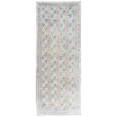 Turkish Tulu Runner with Ivory and Blue Arrow Clusters Set on Tan Field