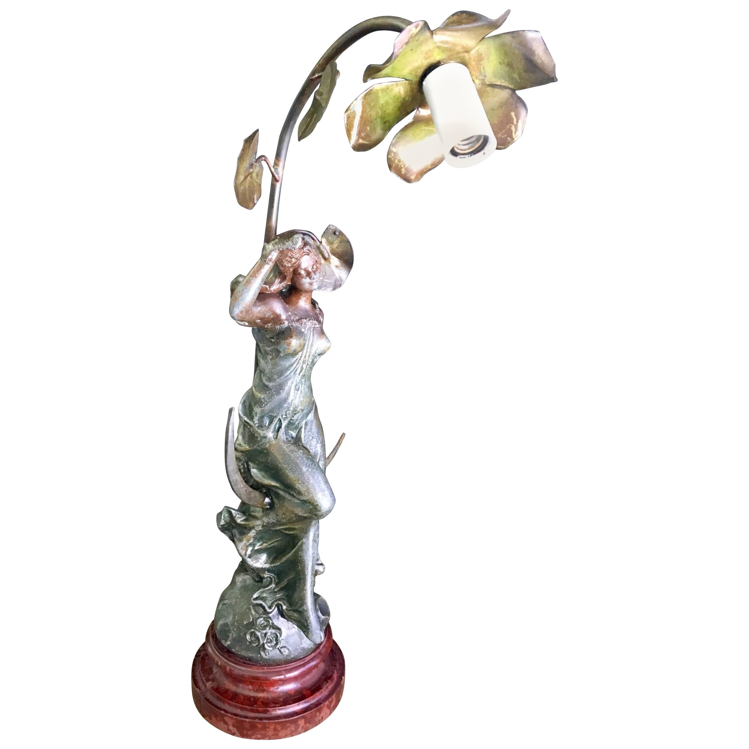 Seltene Jugendstillampe von Francois Moreau in gegossenem Metall und patinierter Bronzeausführung