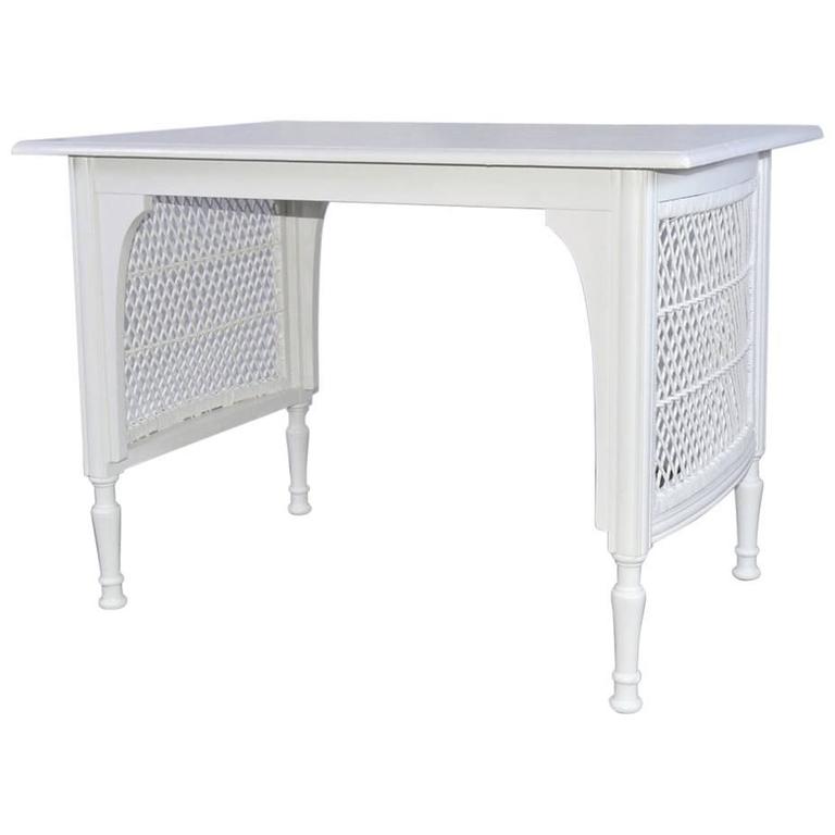 Vintage Cottage Style Willow Wicker Table For Sale At 1stdibs