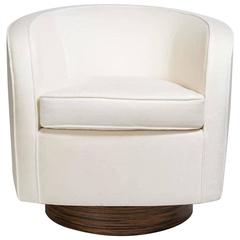 Milo Baughman Lounge Chair with Swivel Base 10