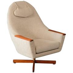 Large Scandinavian Swivel Lounge Chair