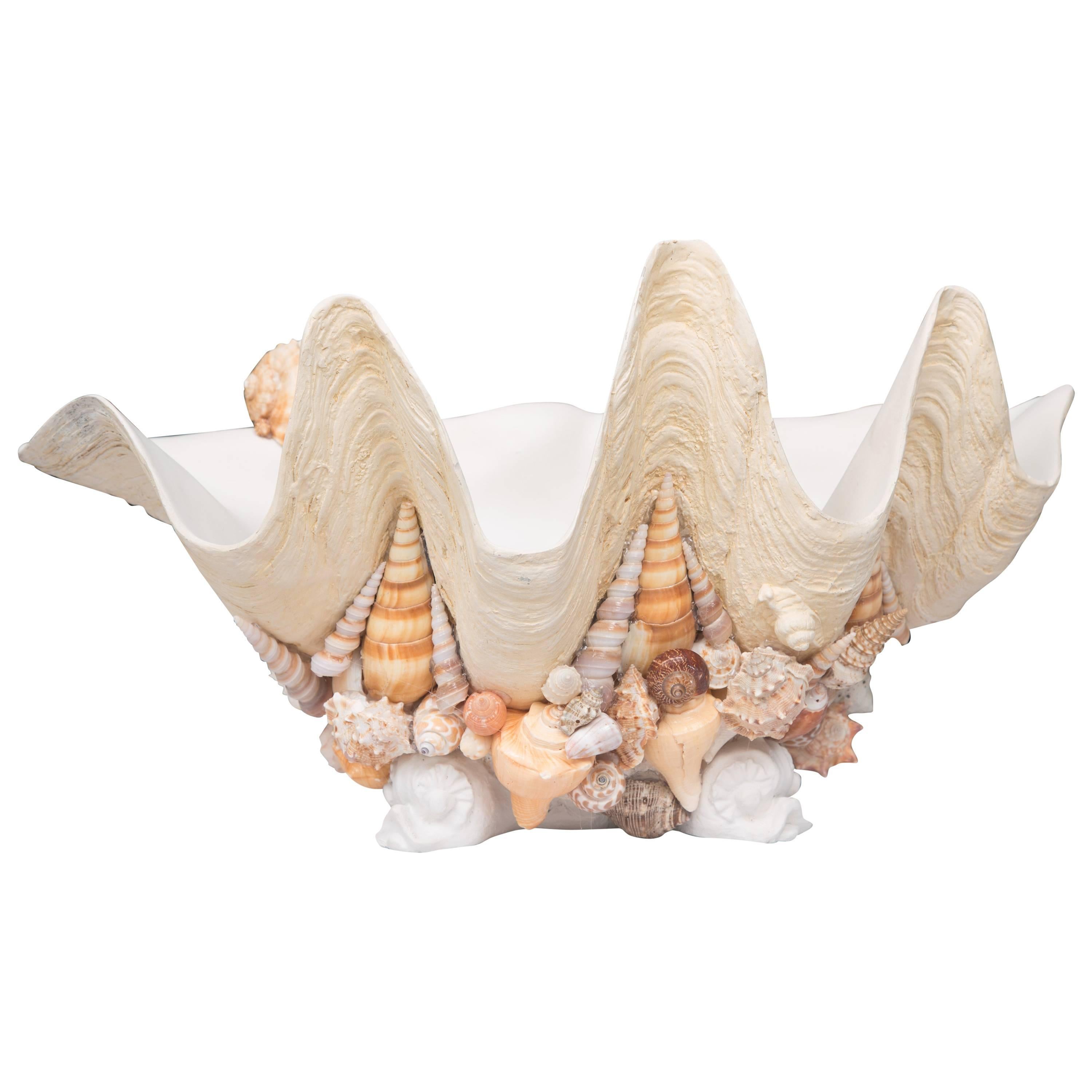 Decorative Shell Encrusted Composition Clam Shell with Natural Sea Shells