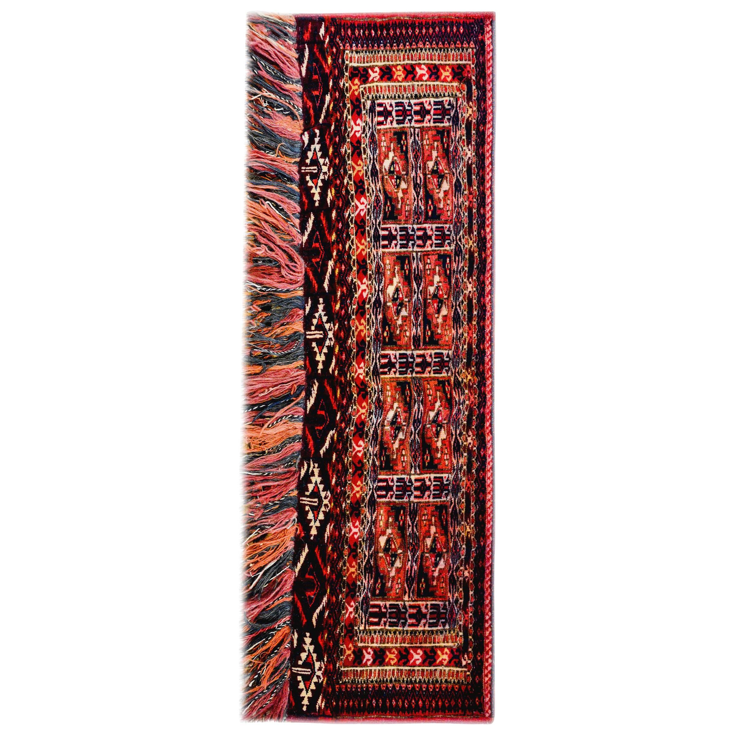 Early 20th Century Turkmen Facerug For Sale