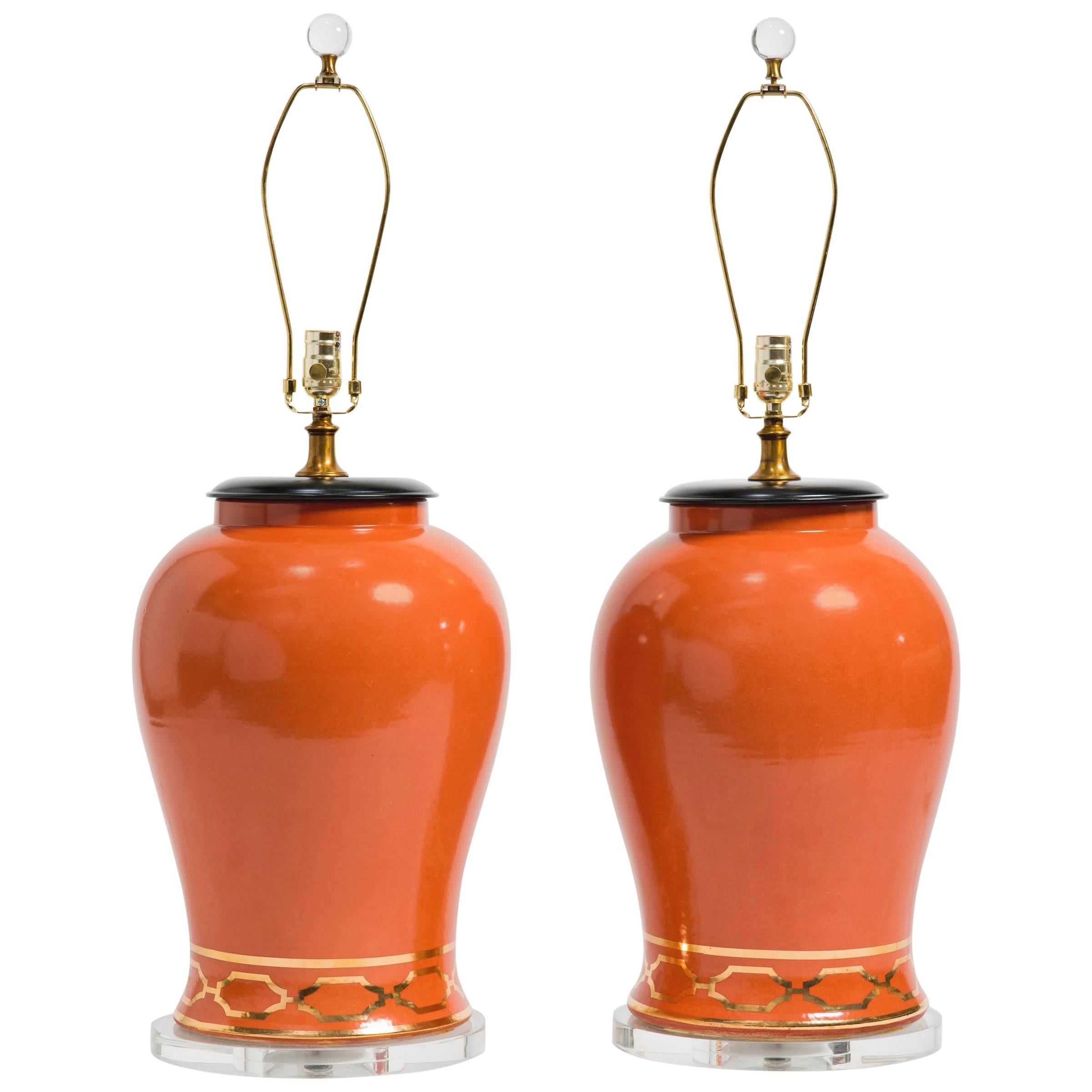 Paar orangefarbene übergroße Keramikkrüge-Tischlampen mit Ingwerglas