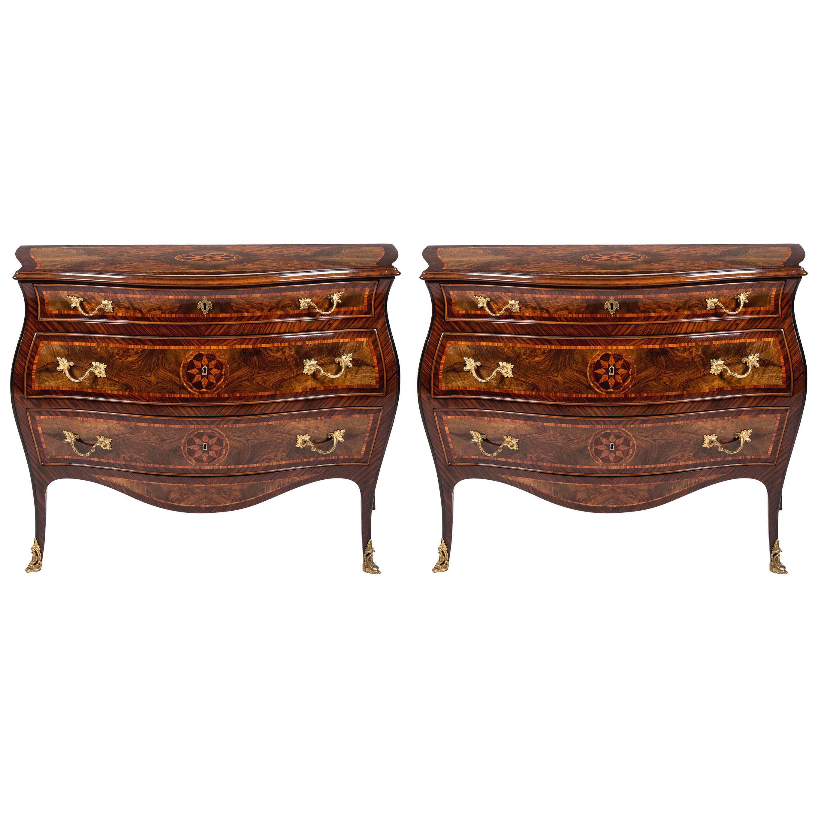 Very Elegant Pair of Serpentine Commodes For Sale