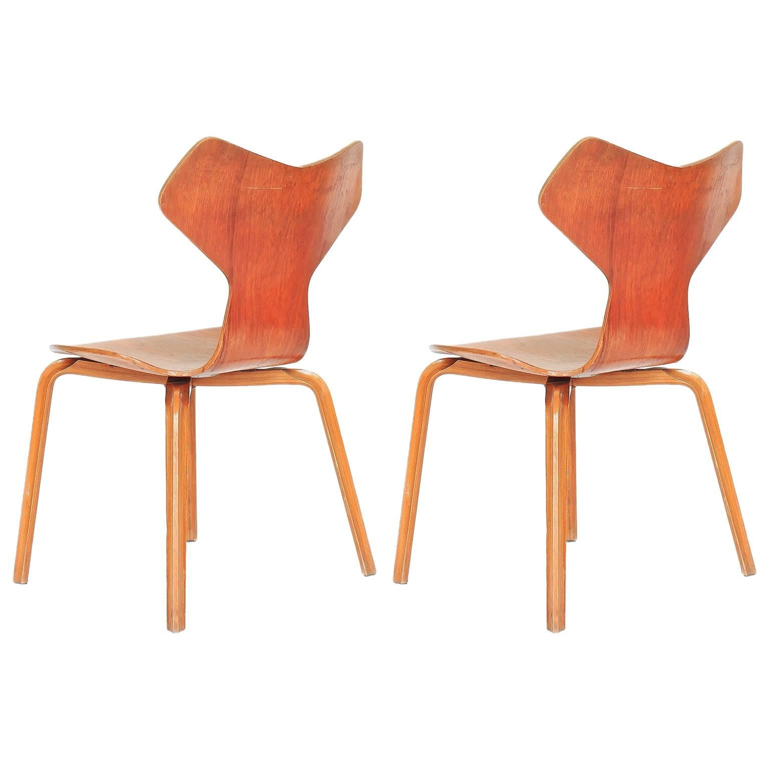 Pair of Grand Prix Chairs by Arne Jacobsen For Sale