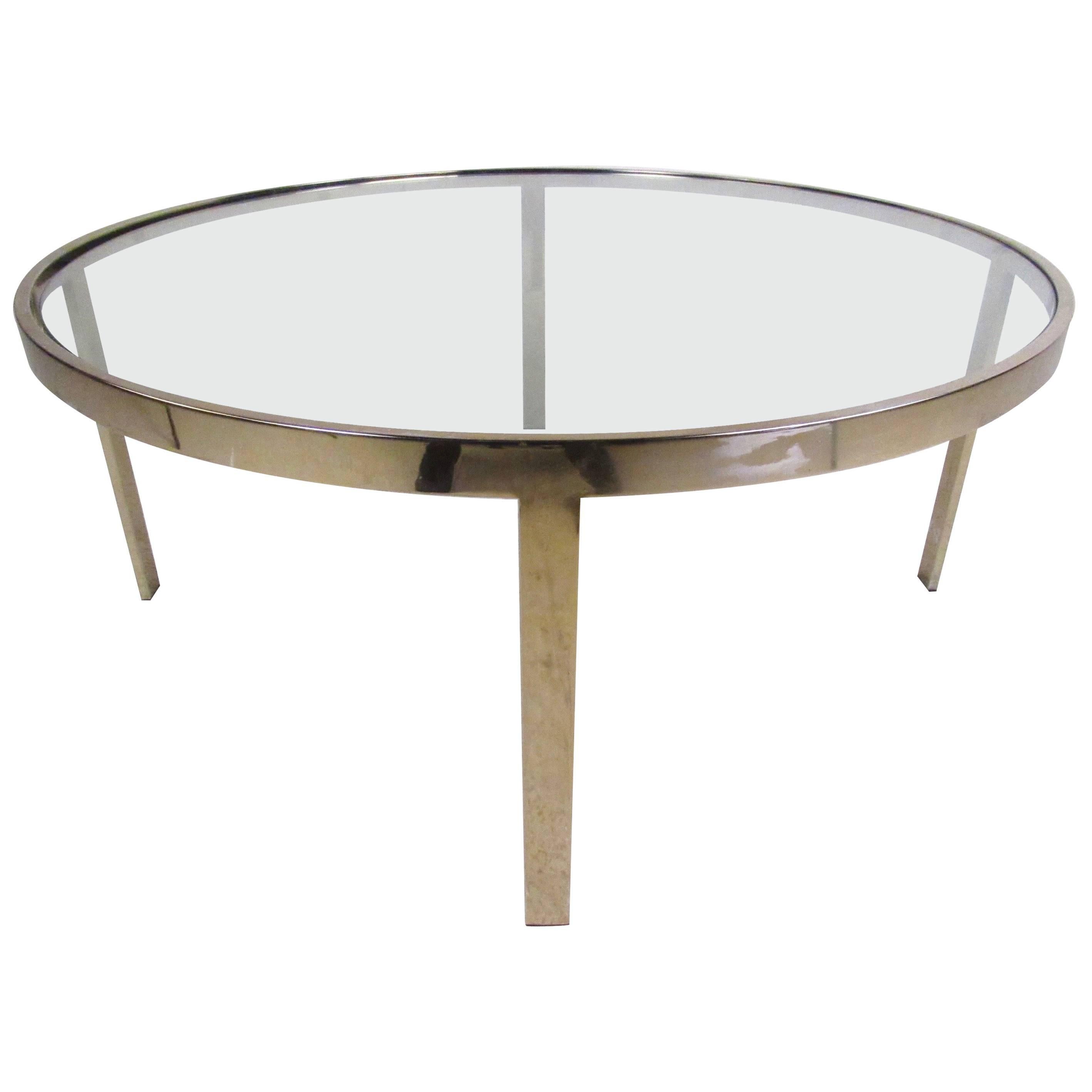 Elegante mesa de centro moderna de mediados de siglo
