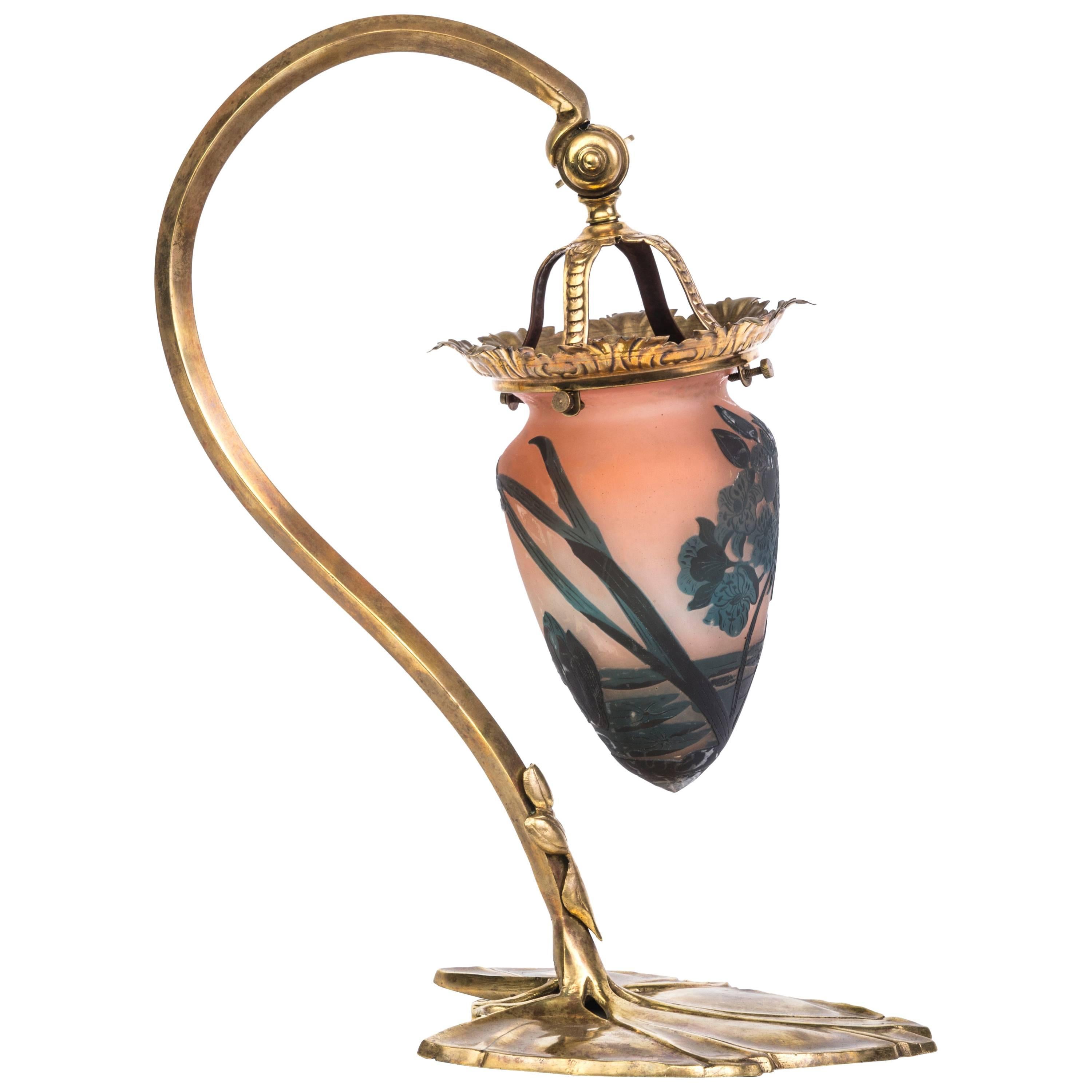 Exquise lampe de table Émile Gallé en vente