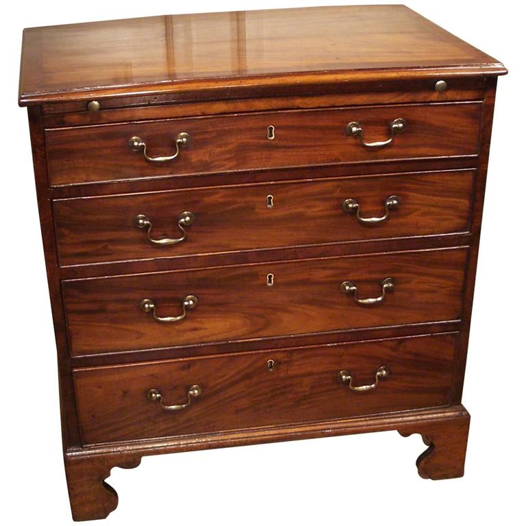 18th Century Small Mahogany Bachelor Chest of Drawers at 1stdibs