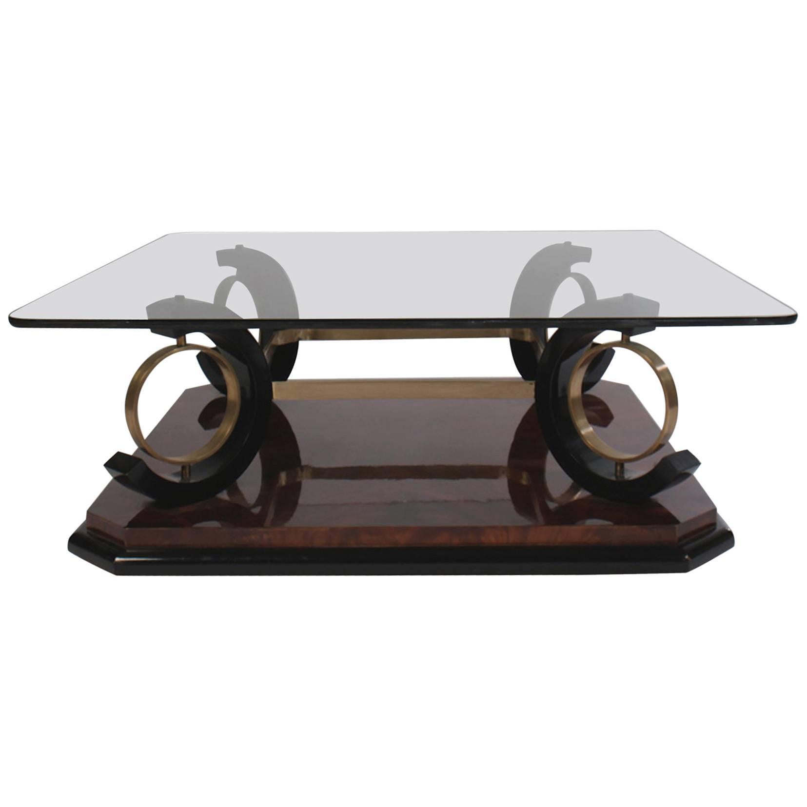 Italian Mid-Century Modern Coffee Table Having Glass Top For Sale