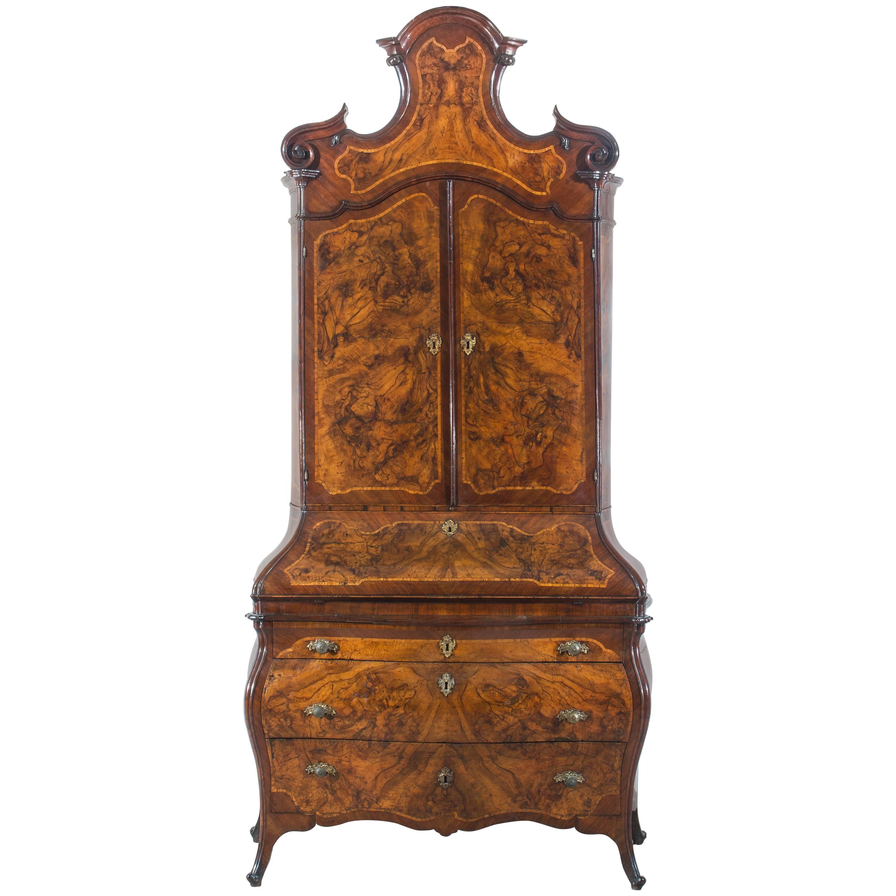 18th Century Lombard Walnut Bureau Cabinet For Sale