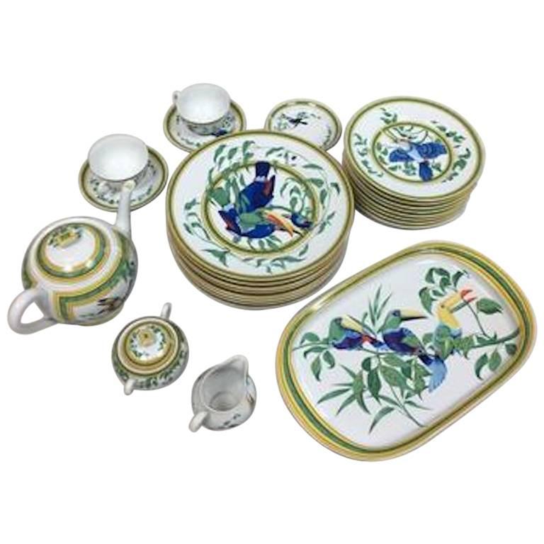 Hermes "Toucan" Porcelain Dinnerware Service 25 Pieces
