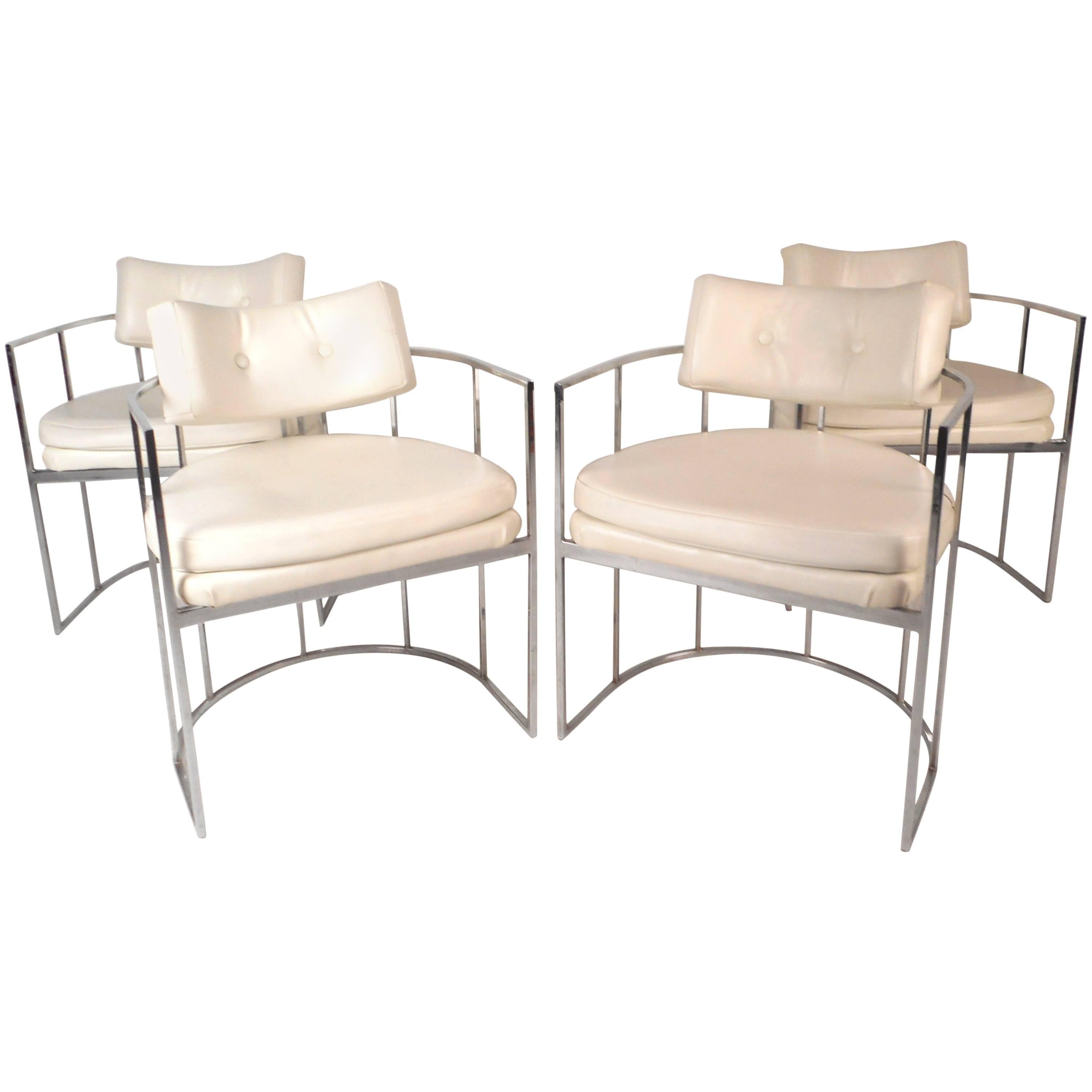 Set of Mid-Century Modern Dining Chairs in the Style of Milo Baughman