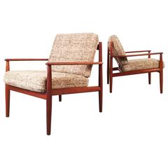 Two No. 113 Easy Chairs by Grete Jalk for France
Sons Two No. 113 Easy Chairs by Grete Jalk for France
Sons
