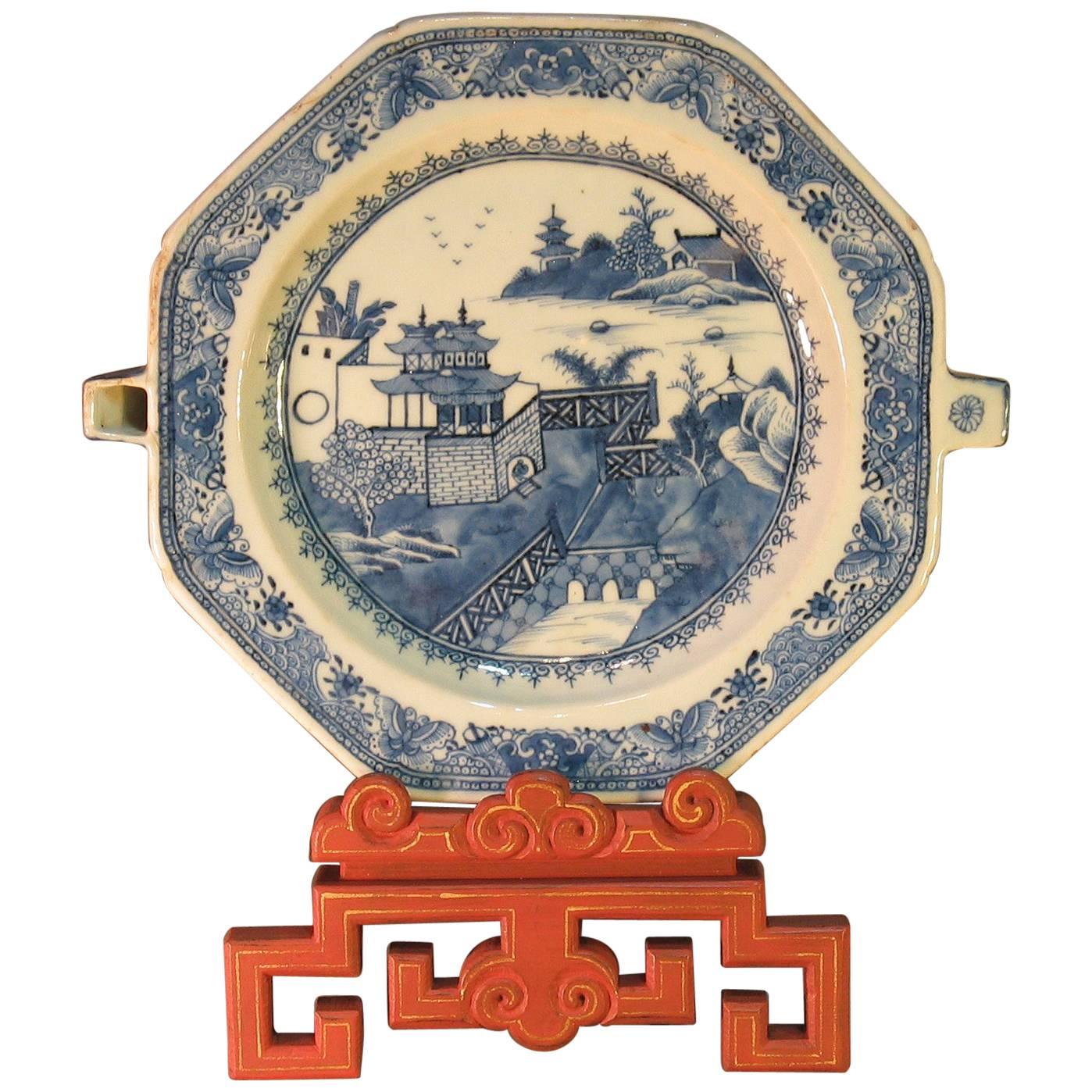 Chinese Export Octagonal Warming Platter in Underglaze Blue "Fitzhugh" Pattern