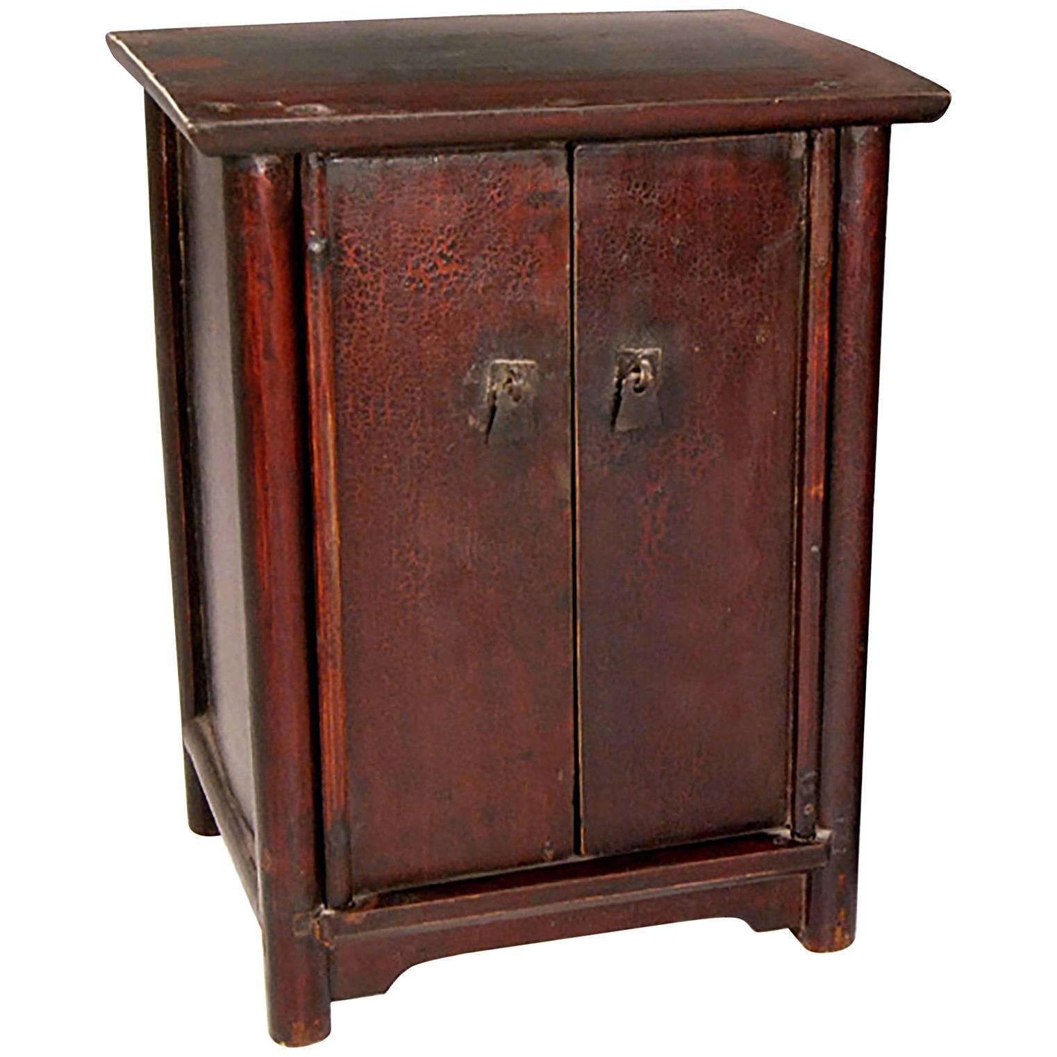 Petite Chinese Two Door Wedding Cabinet Maquette