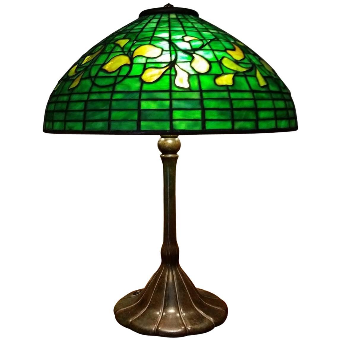 Rare Tiffany Table Lamp in Swirling Leaf Pattern