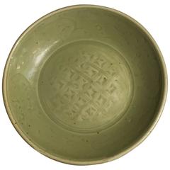 Ming Dynasty Longquan Celadon Dish with Geometric Design, 15th Century 3