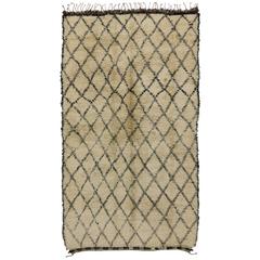 Vintage Beni Ourain Moroccan Rug with Mid-Century Modern Style 9