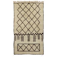 Berber Moroccan Rug with Mid-Century Modern Design 9