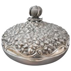 20th Century Italian Sterling Silver Large round Box. Handicraft made in Italy