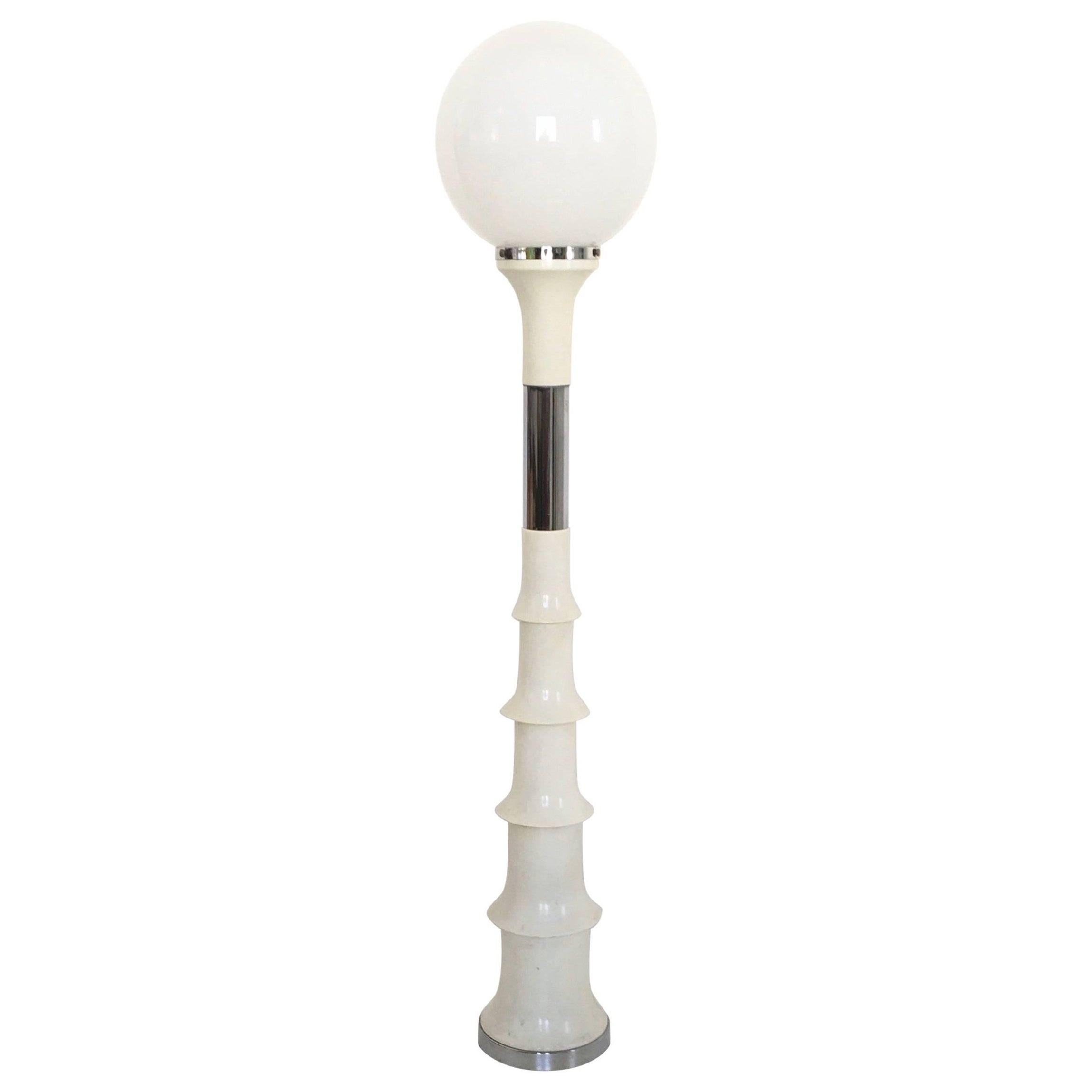Postmodern White Varnished Metal and Opaline Glass Floor Lamp, Italy