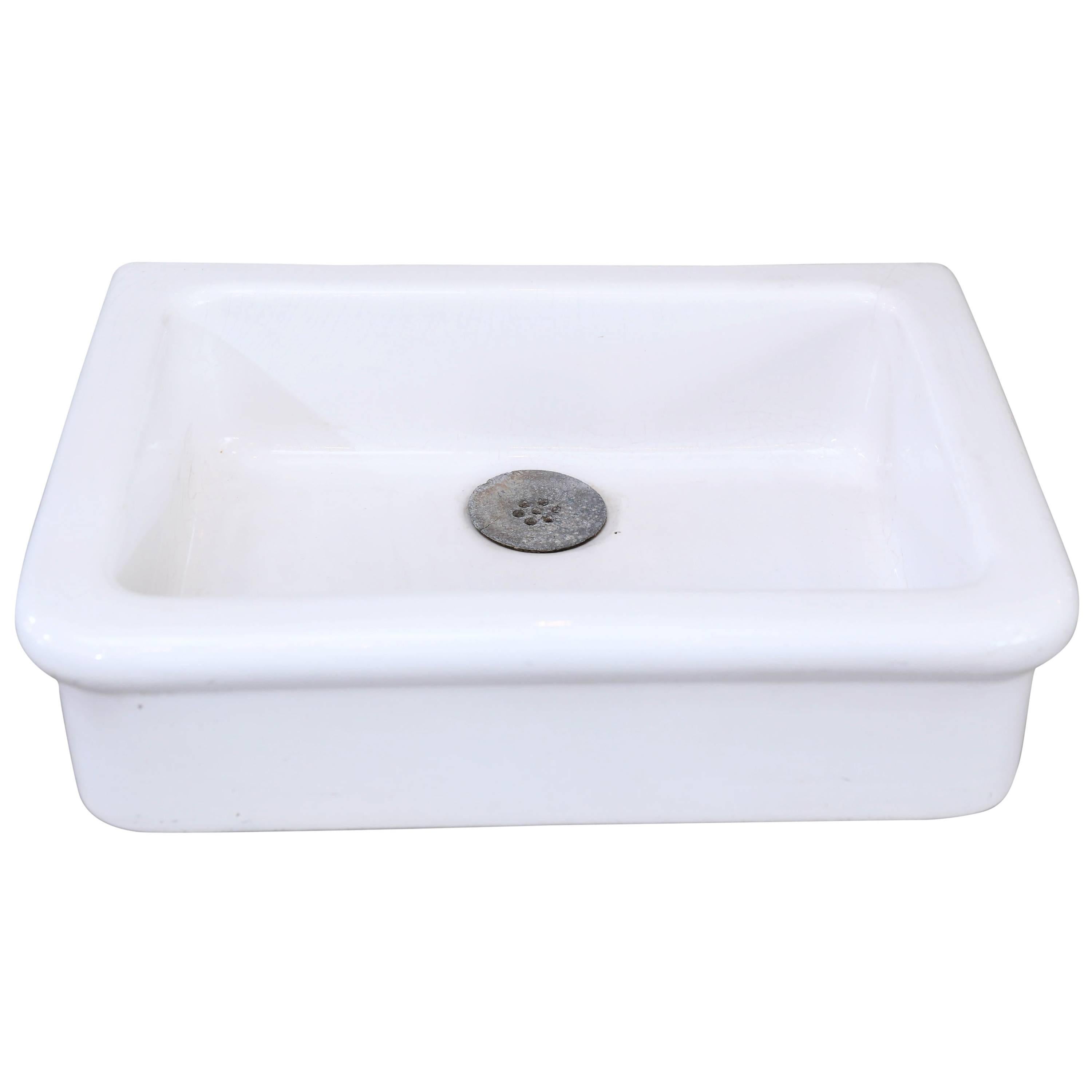 White Porcelain Farm Sink with Drain Cover from France, circa 1900