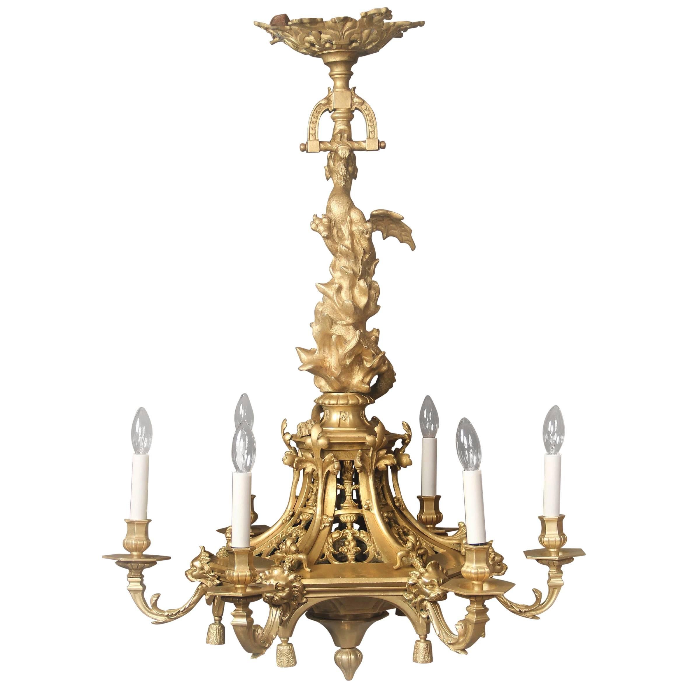 Lustre intéressant à six lumières en bronze doré de la fin du XIXe siècle en vente