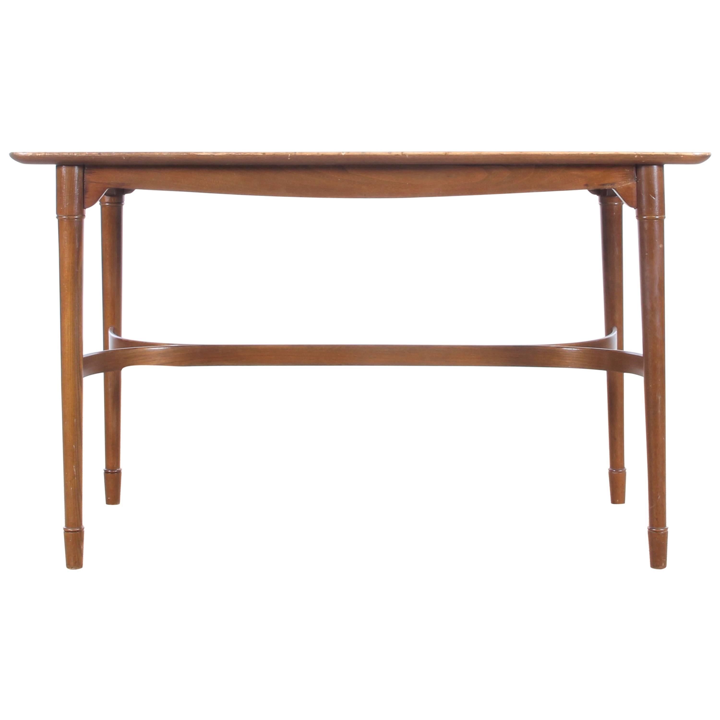 Mid-Century Modern Coffee Table in Walnut For Sale
