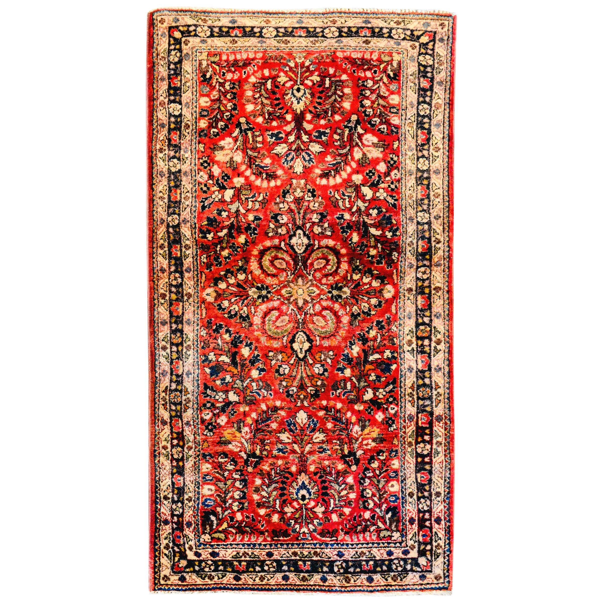 Early 20th Century Sarouk Rug