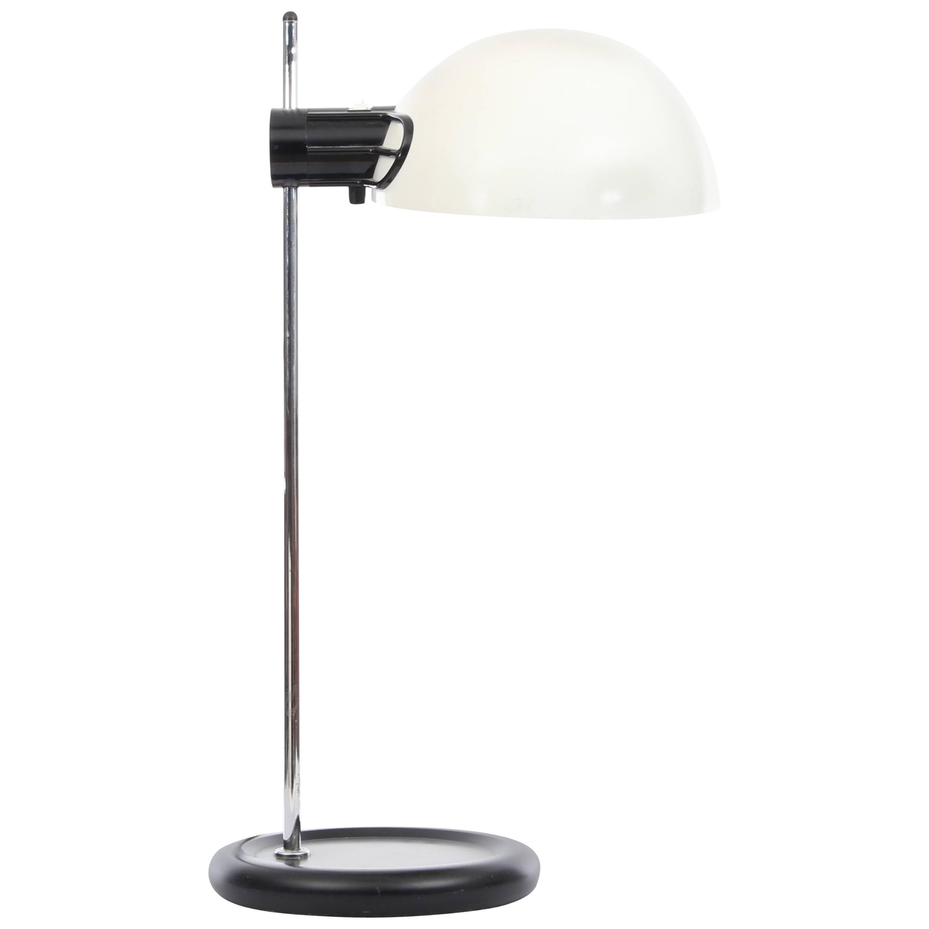 Mid-Century Modern Italian Lamp by Harvey Guzzini For Sale